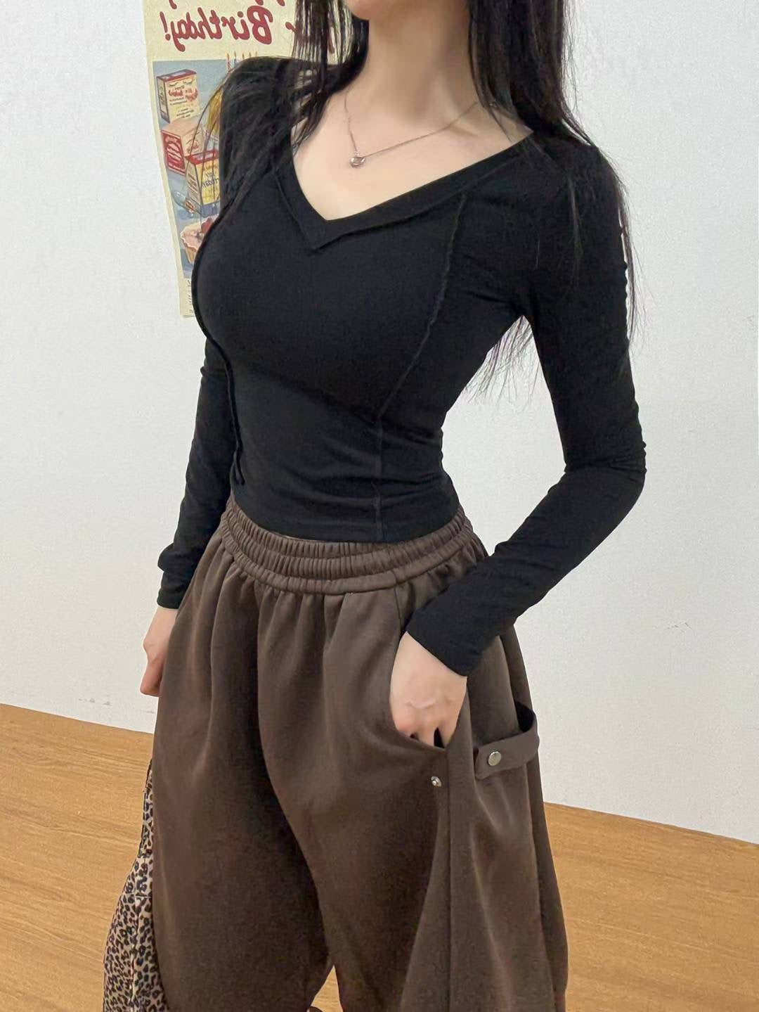 【$99系列｜型格v領打底】Basic Solid Single V Neck Long Sleeve Top