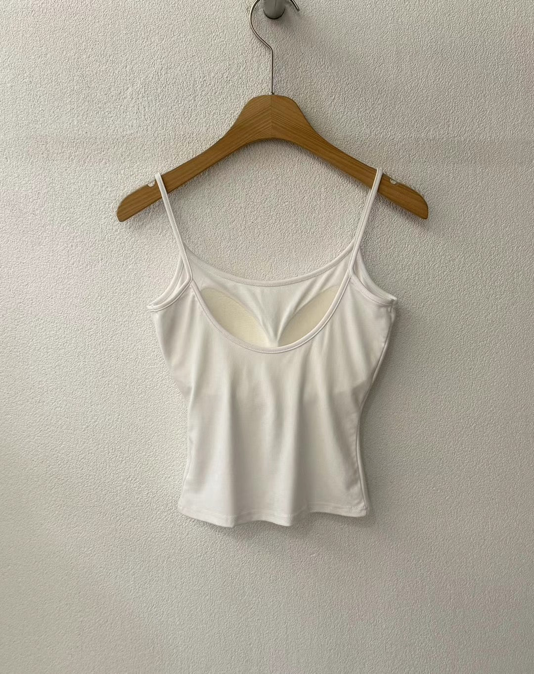 【✔️PAD｜小露背設計】Basic Solid Backless Padded  top
