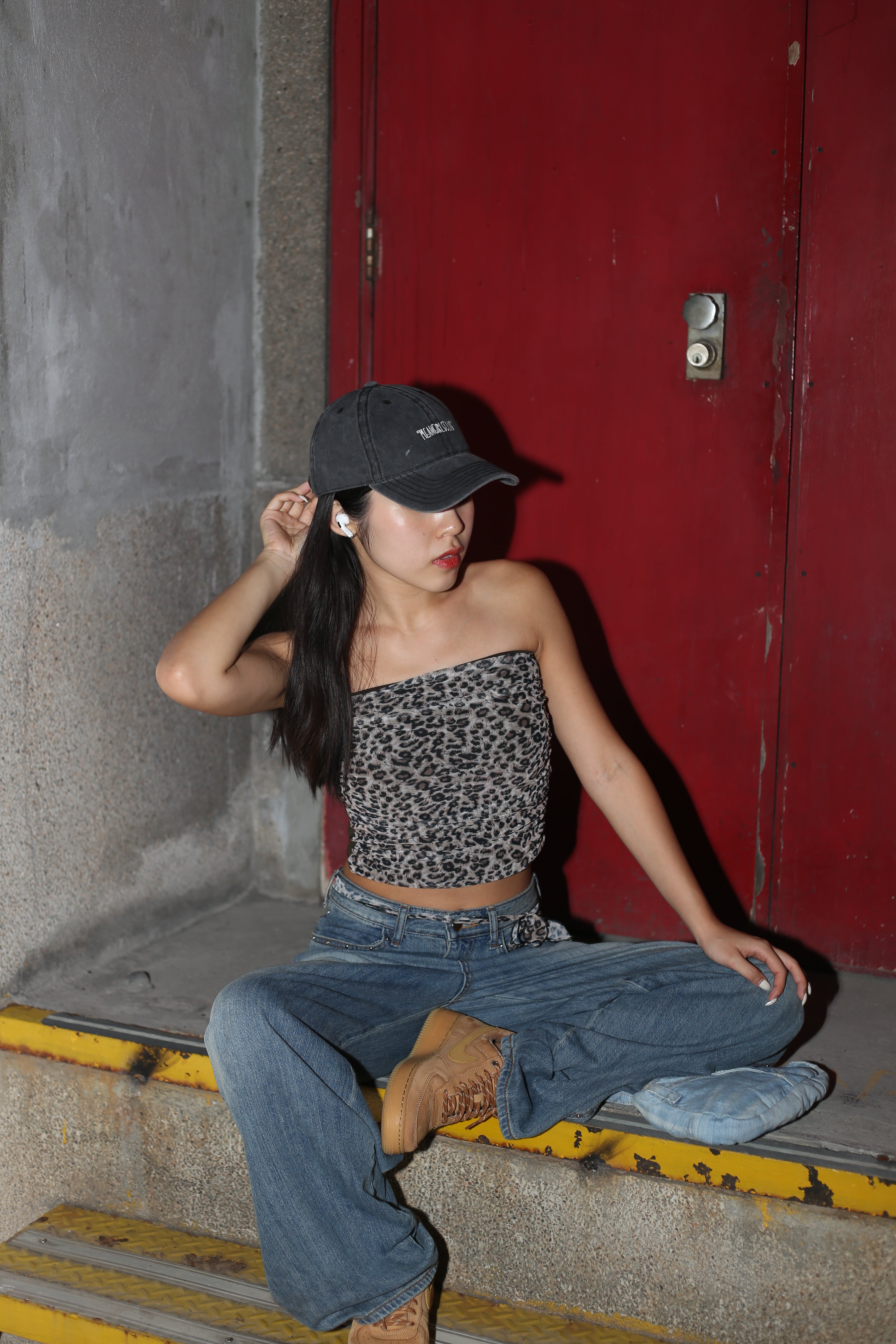 【人氣鉚釘彎刀牛仔褲】Viral Rivet Barrel Jeans