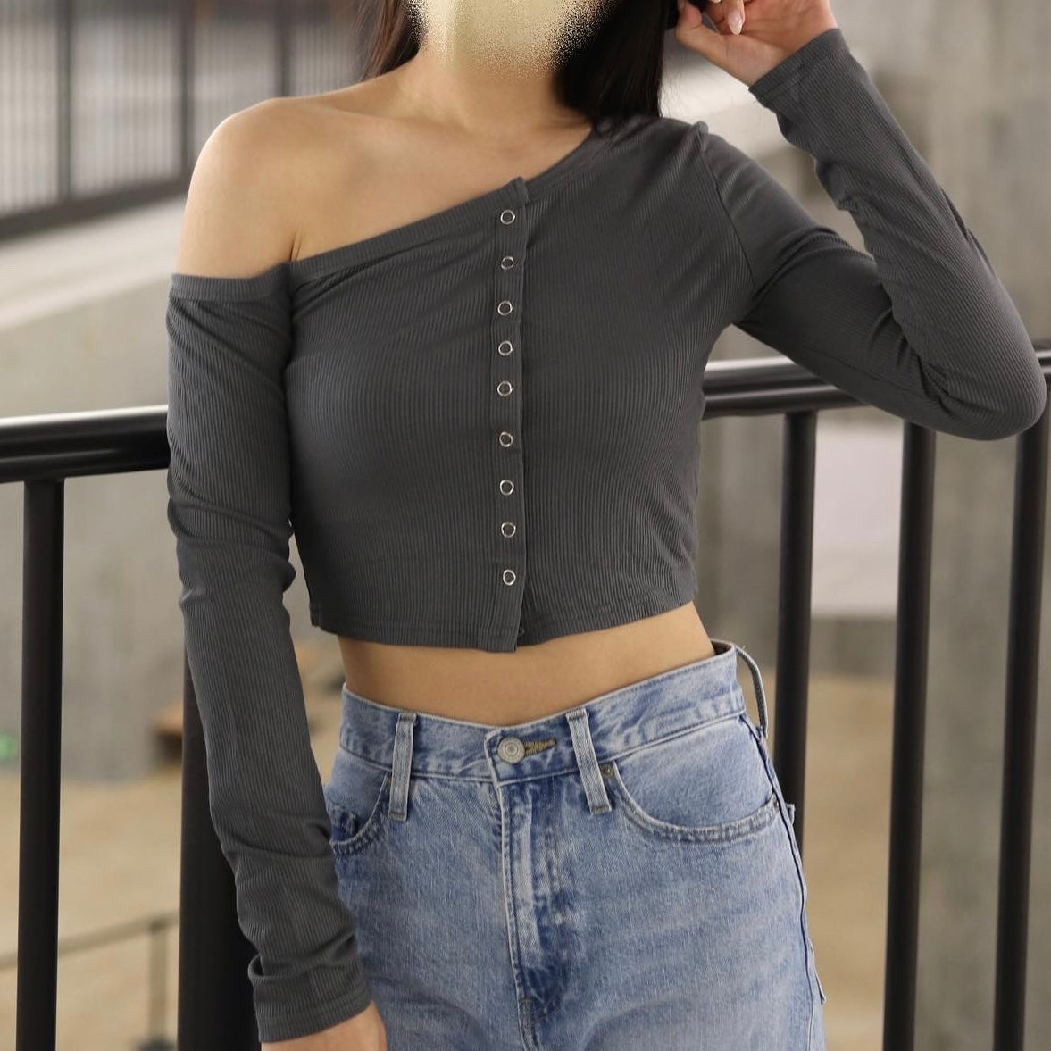 Delilah Single Shoulder Long Sleeve Crop Top