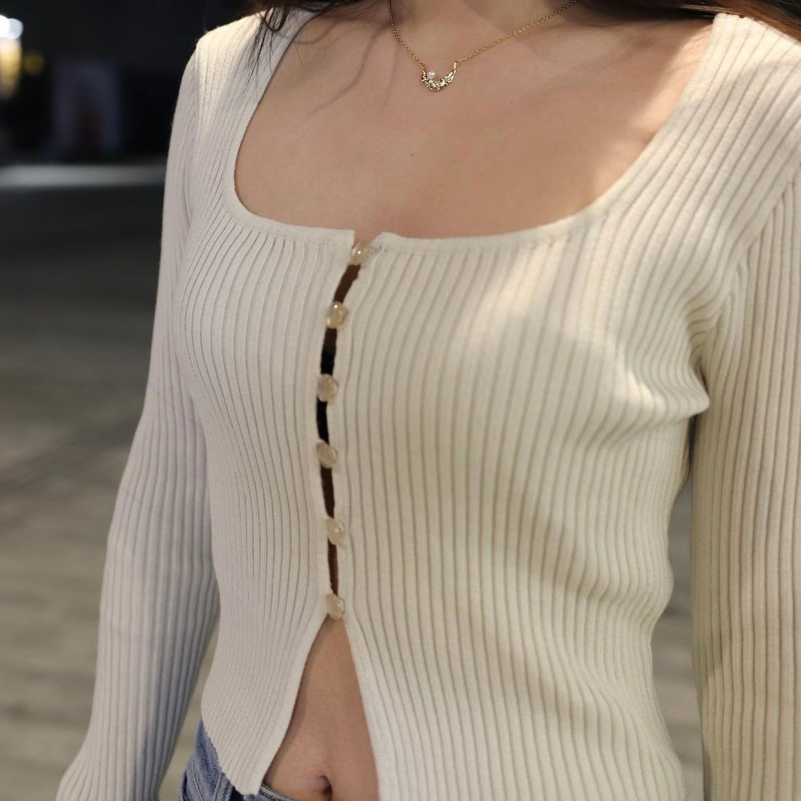 Tamiles Squared Neck Cardigan