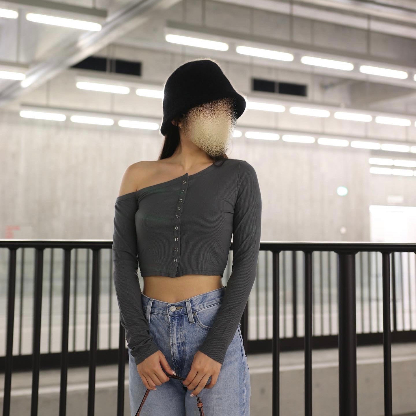 Delilah Single Shoulder Long Sleeve Crop Top