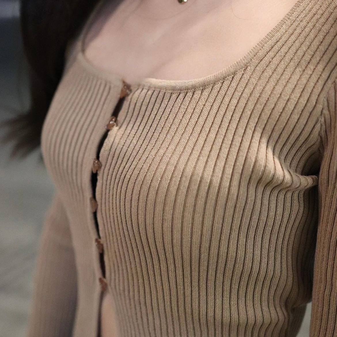 Tamiles Squared Neck Cardigan